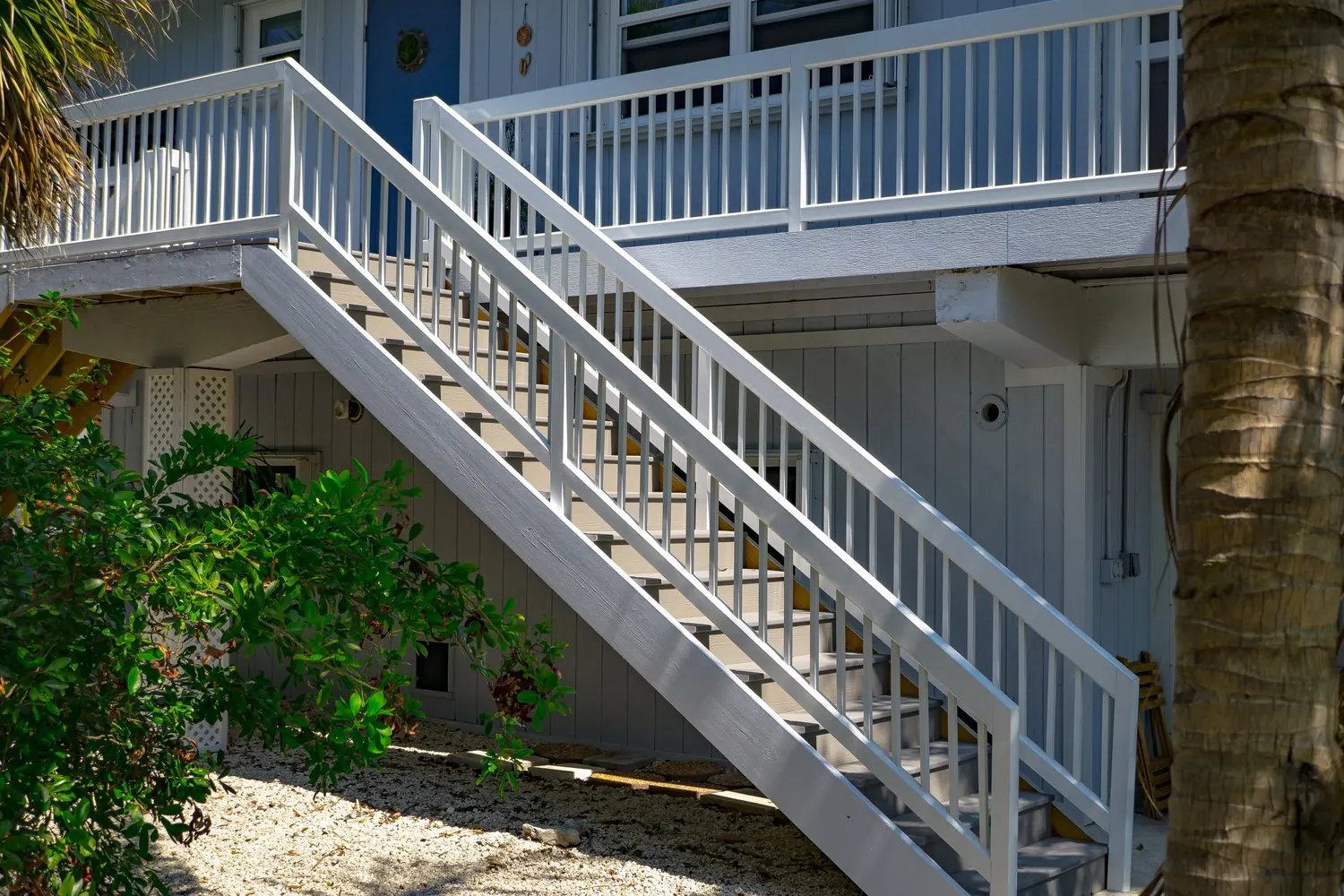 Residential + Commercial railing systems by Elite Aluminum